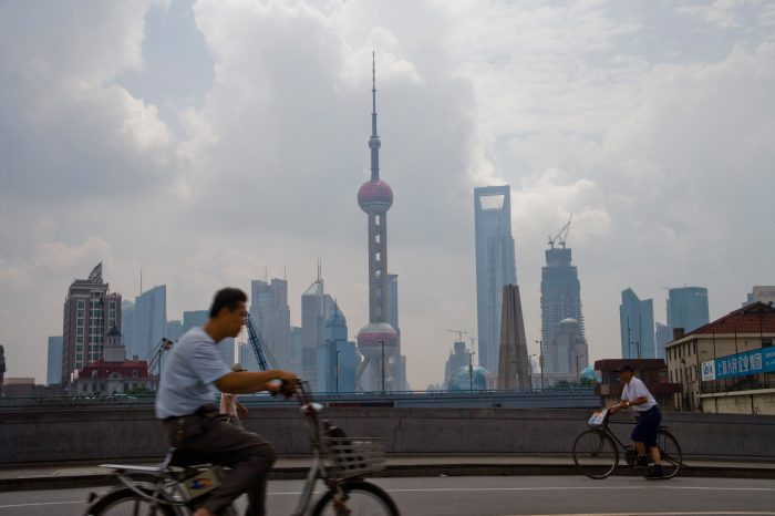 Megastadt Shanghai und Wasserdorf Zhujiajiao