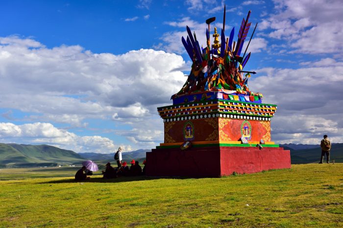 Über Land von Xining nach Chengdu mit Yushu Pferdefest