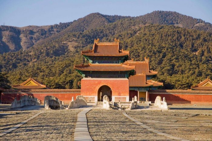 2 Tage Peking östliche Qing-Gräber Tour