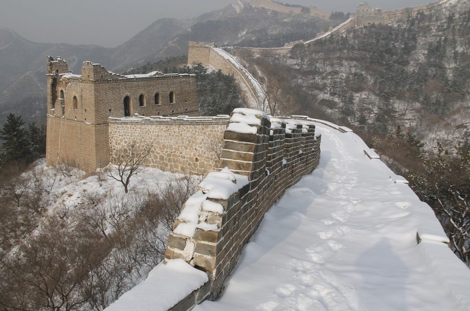 Die Chinesische Mauer wird leider der längste Friedhof der Welt genannt?